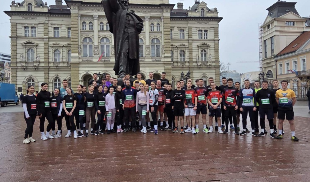 Припадници Војне академије на међународном 33. Новосадском полумаратону