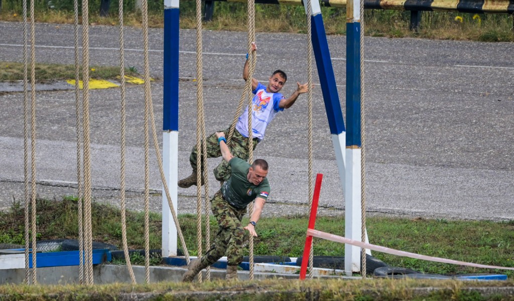 SAF holds 10 000 m obstacle course racing championship