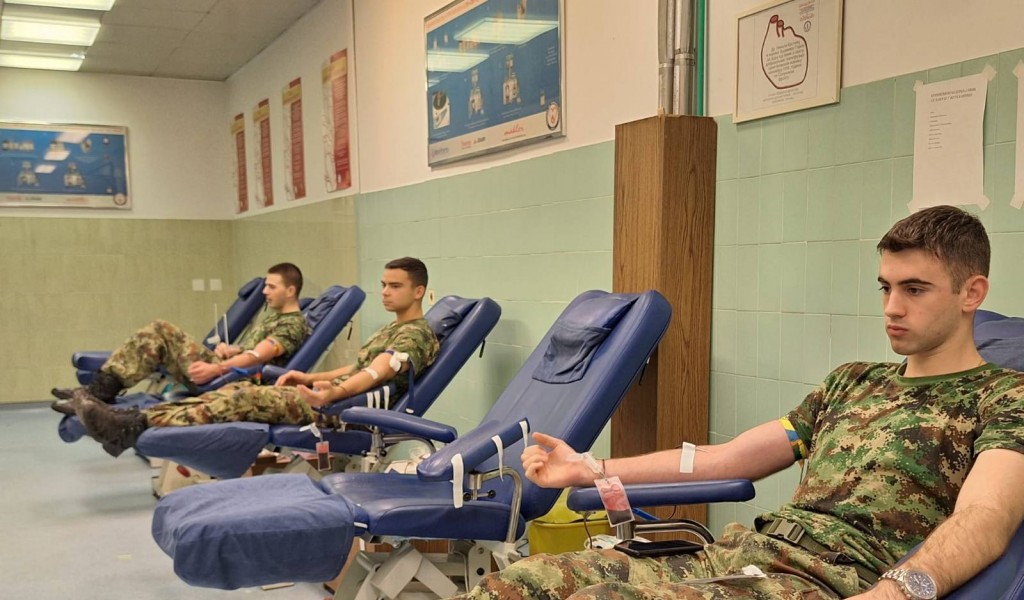 Припадници Кадетске бригаде Војне академије Универзитета одбране организовали добровољно давање крви