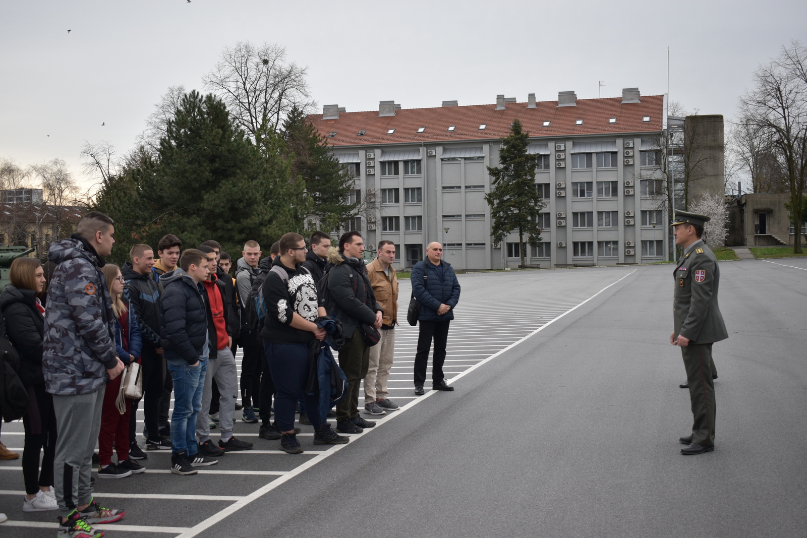 Ученици из Вршца посетили Војну академију
